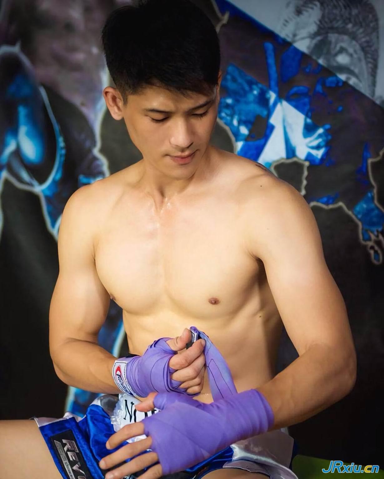 东南亚薄肌肌肉帅哥 泰国轻量级拳击手