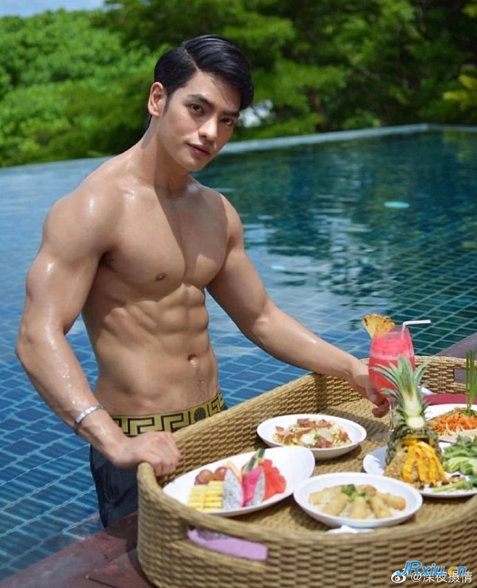 阳光肌肉男模 泰国健身帅哥